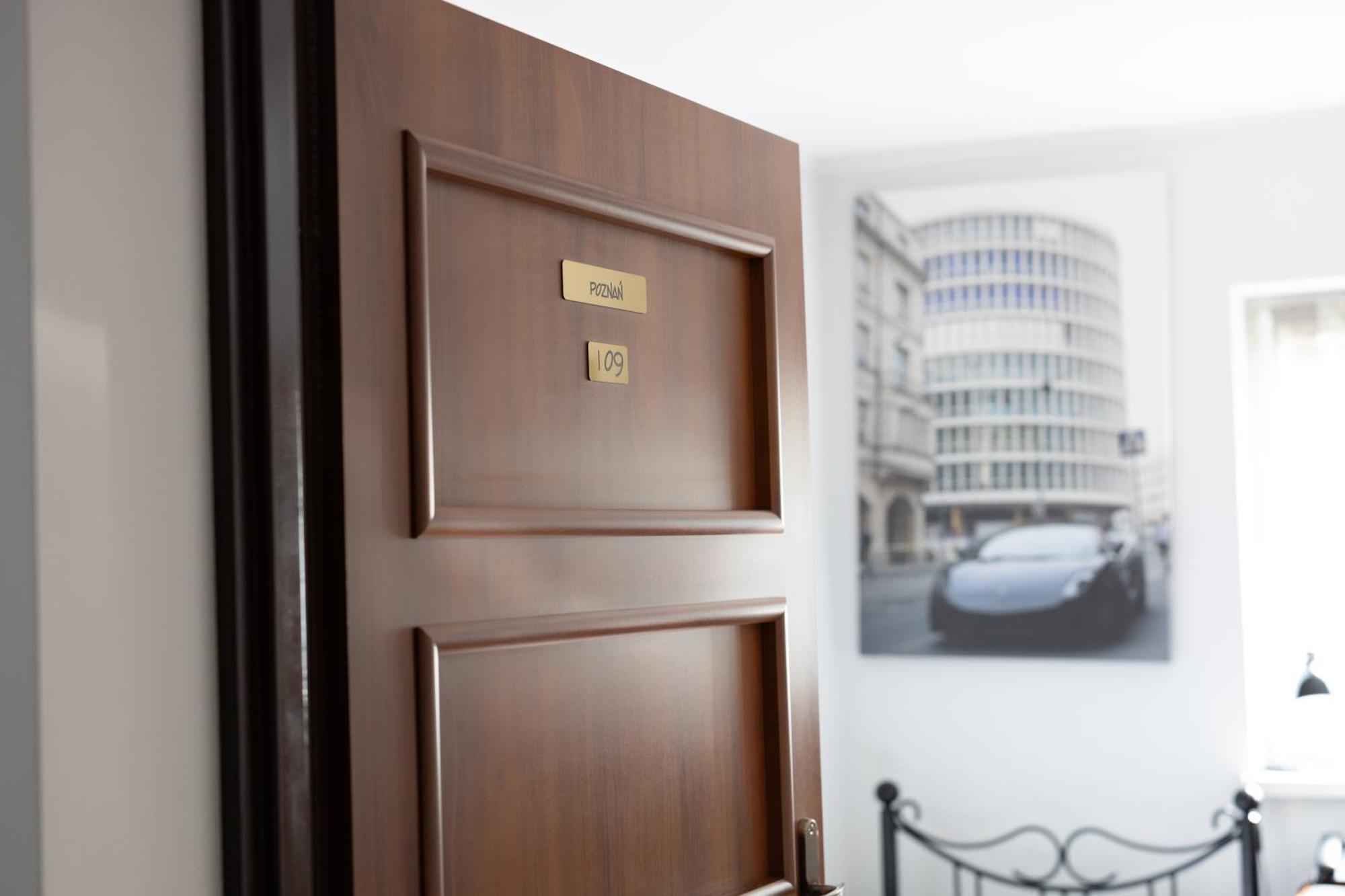 Leo Hostel Πόζναν Εξωτερικό φωτογραφία